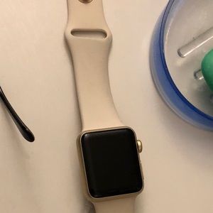 Apple Watch 38 mm , 7000 series